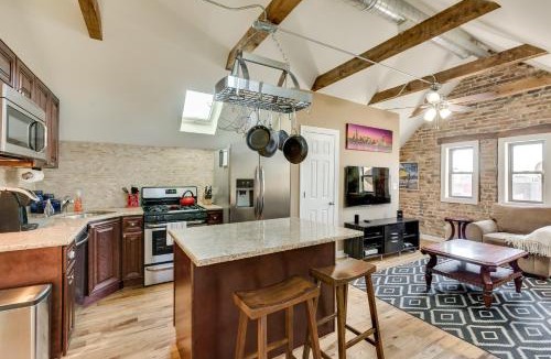 West Bucktown Apartment | Old Town Elegance Awaits You in This Classic Chicago Stunner! apts