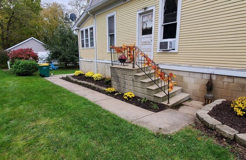 Plainfield Apartment | One Bedroom Victorian Downtown Plainfield, IL