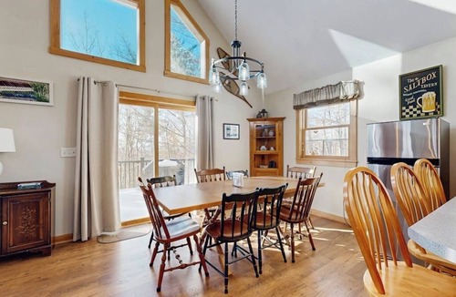 Eidelweiss Village House | Open concept home close to the beach with gas fireplace and deck