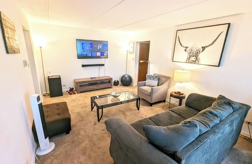 Mount Prospect Apartment | OpulentUrban Retreat: Luxe Living