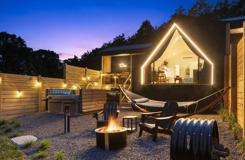Berkeley Springs Cabin | Orion A-Frame | King Suite, Fire Pit & Hot Tub
