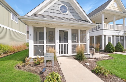 Ottawa House | Our Happy Place On The River | 1 Bed, 1 Bath