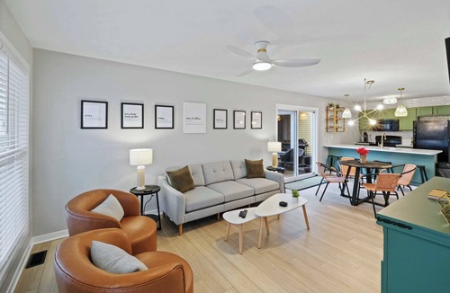 Ottawa House | Out of Office | 3 Bed, 3 Bath