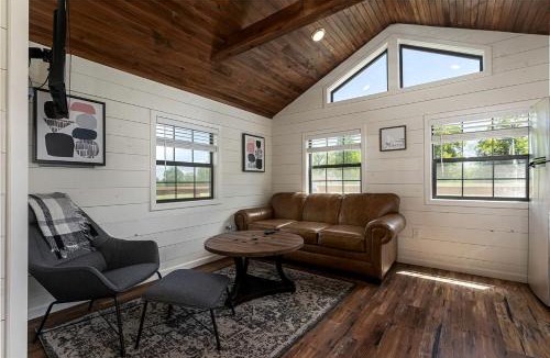 Marion House | Outstanding Lakefront Cabin in Makanda, Illinois
