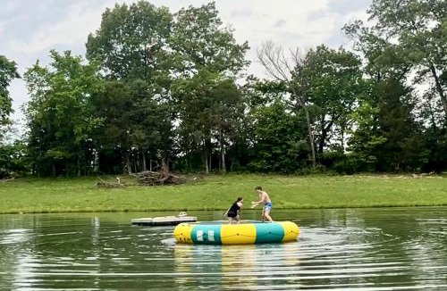 Marion House | Outstanding Lakefront Cabin in Makanda, Illinois
