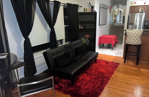 Maywood House | OVERSIZED house located 20min ORD/MDW airports, 15min D/T Chg. 1min to I-290.