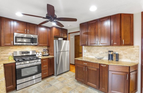 Wasco House | Paradise 4BR w/Pool & Games