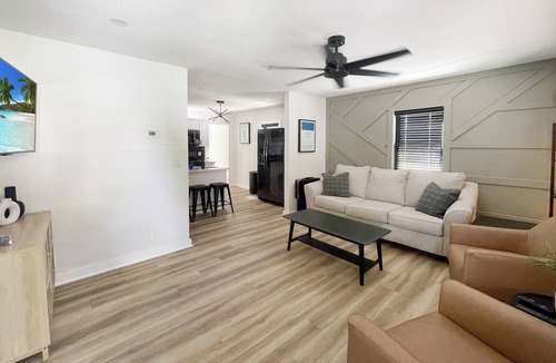 Casey House | Park Place .5mi from Downtown