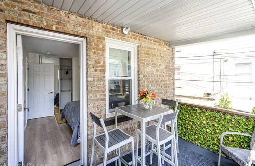 Skokie Condo | Parking, Balcony, Near Universities, Ravinia, NAPA & Train to Chicago