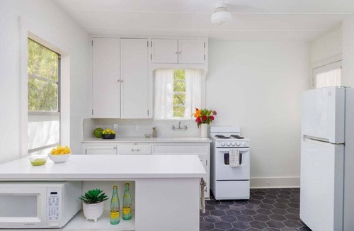 Hyde Park Apartment | ✨ Pastel Studio · Hyde Park · Walk to Food, Fast WiFi & Private Deck ☕