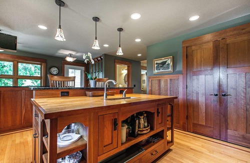Thompson House | Peace and solitude await you at Moon Valley Lodge in rural Jo Daviess County ILn