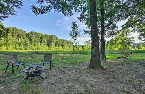 Broken Bow House | Peaceful Broken Bow Cottage w/Fire Pit!