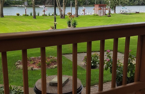 Machesney Park House | Peaceful Cottage Getaway Sleeps 6 on Scenic Rock River in Rockford Area