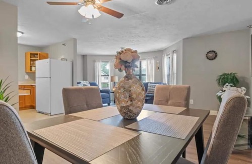 Springfield Apartment | Peaceful Escape in downtown Springfield.