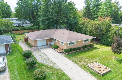 Urbana House | Peaceful Home, Near UIUC, King Bed, Quiet Street