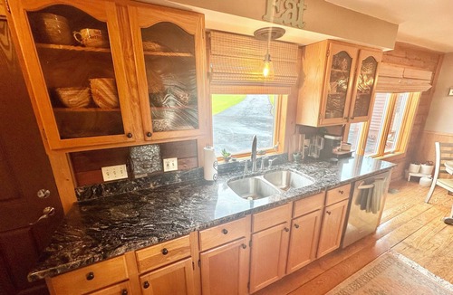 Berwick Cabin | Peaceful Lake Cabin with Hot Tub & Starry Views. Sleeps 10nComfortably!