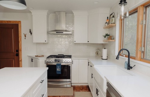 West Brookfield House | Peaceful Lake Escape w/Porch, Fire Pit & Kayak