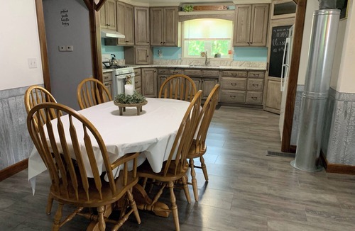 Flat Rock House | Peaceful Meadows. Rural, peaceful, sleeps 9