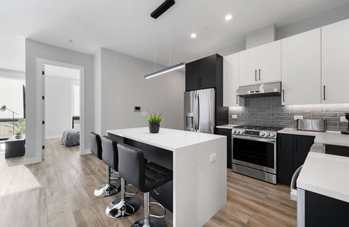 Lower West Side Apartment | Peaceful New 3bed/3bath Modern Apt w/Balcony