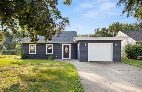 Groveland House | Peaceful Park Living - 3BD 10mins to DT Peoria