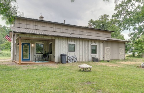 Graymont Condo | Peaceful Pontiac Barndominium Near Local Museums