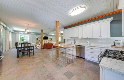 Warrenville Cabin | Peaceful Warrenville Home: 1 Mi to Herrick Lake!