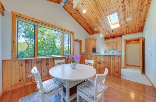 Warrenville House | Peaceful Warrenville Home 1 Mi to Herrick Lake!