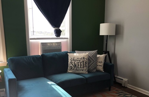 Peekskill House | Peekskill KingBed 100%Walkable NYC 50min Car & Train West Point 15min RT6&9 2min