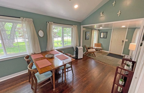 Spring Grove Cottage | Pelican LakeHouse w/boat slip & sauna - sleeps 4