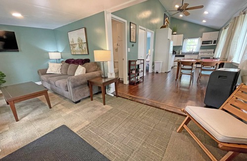 Spring Grove Cottage | Pelican LakeHouse w/boat slip & sauna - sleeps 4