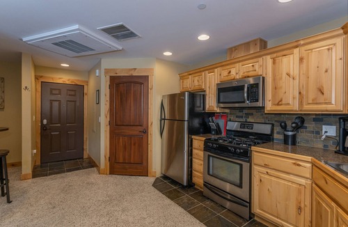 Kellogg Condo | Penthouse Studio Mountain Views; Near Silver