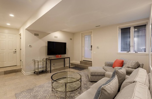 Sheffield Neighbors Apartment | Perfect 1BR in Lincoln Park - Steps to DePaul! by AllSet Turnover