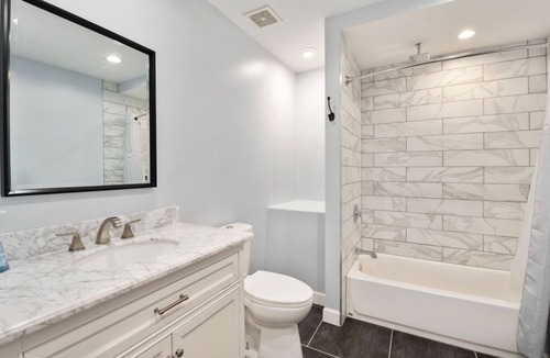 Romeoville House | Perfect 3-bedroom home in welcoming Romeoville with WiFi, AC