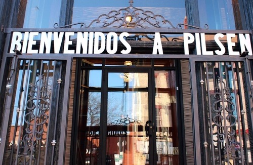 Pilsen Apartment | Perfect for a Hip and Romantic Getaway - This Chic Studio Offers the Best of the City by AllSet Turnover