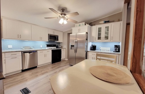 Marion House | Perfect Lakeside Retreat at Lake of Egypt-Huge home for 2 Families, Dock & Beach
