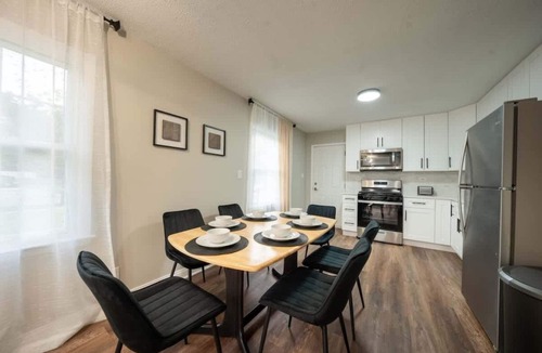 Streamwood House | Perfect Relaxing Escape | LCP Collection