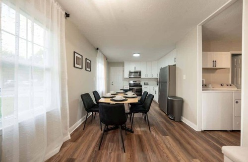 Streamwood House | Perfect Relaxing Escape | LCP Collection