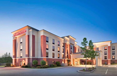 Smithfield Hotel | Perfect Smithfield Retreat with Pool - Free Breakfast | 4 Units