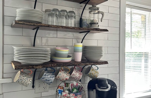 Rockford Cottage | Perfectly Furnished Peaceful & Cozy, 30+ stay, Sleeps 6. Utilities included