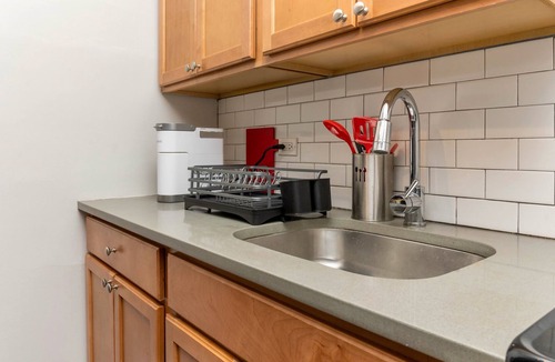 Hyde Park Apartment | Perfectly located in the heart of downtown Hyde Park