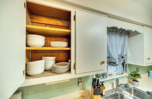 Decatur House | Pet-Friendly 5BR Lakeview Home~Sleeps 14~3,300 Sq. Ft.