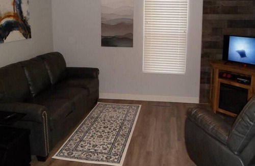 Shiloh House | Pet Friendly, Beautiful, Cozy Executive Rental