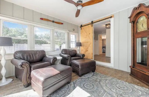 Naperville House | Pet Friendly Cozy North Naperville 3 BED/2 BA Home