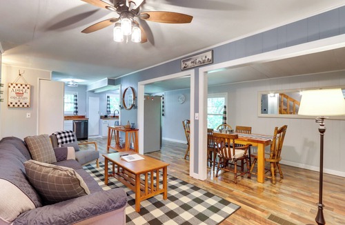 Murphy House | Pet-Friendly Murphy Home: Grilling Deck + Fire Pit