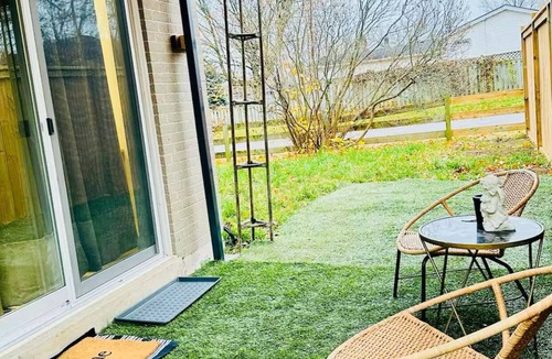 Pickering Apartment | Pet friendly private backyard Garden studio
