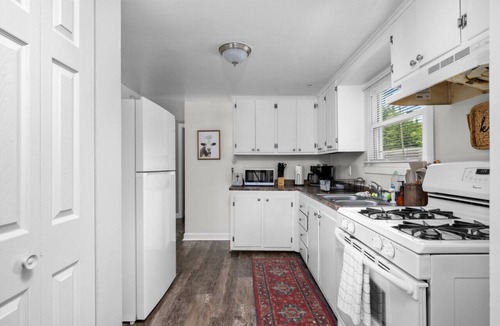 Silvis House | Pet Friendly & Spacious 3 BR in Silvis + Garage
