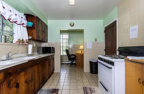 Willoughby Spit House | Pet-Friendly Waterfront Cottage on the Chesapeake Bay, Virginia