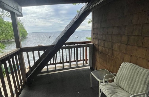 Sebago Cottage | PET FRIENDLY WITH A SANDY BEACH AND A MOORING