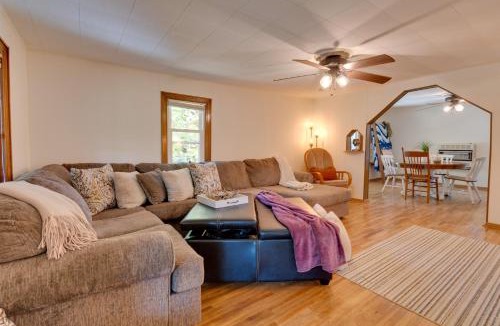 Toledo House | Pets Welcome Tranquil Retreat with Yard in Jewett!