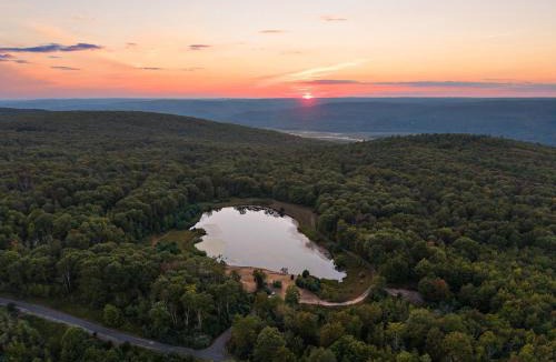 Middletown Villa | Pinnacle Pointe by Relaxtay 600 Acre Private Luxury Estate with Spa, Pool, Theater and Lake